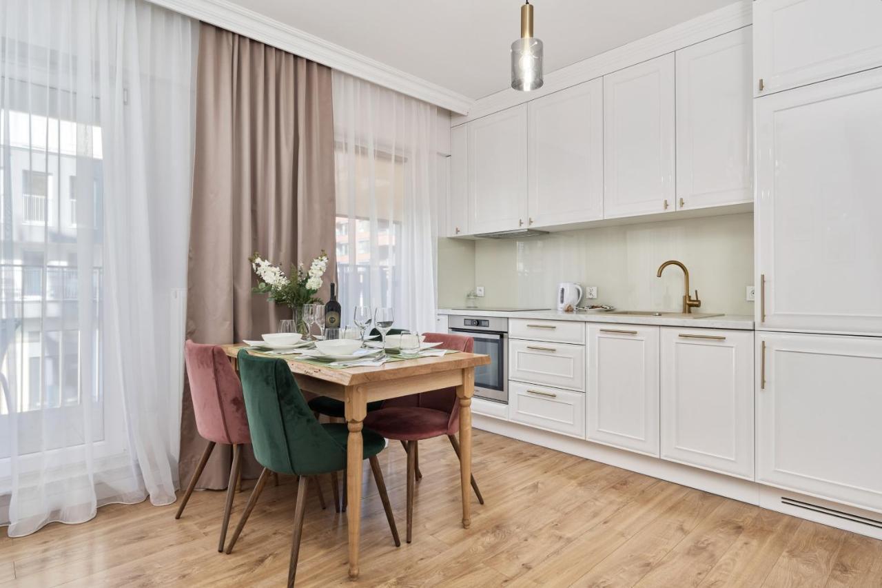 Apartment Dmowskiego Kepa Mieszczanska By Renters Wroclaw