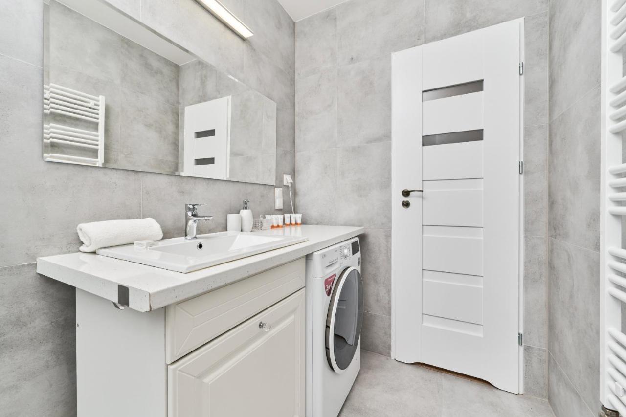Dmowskiego Kepa Mieszczanska By Renters *